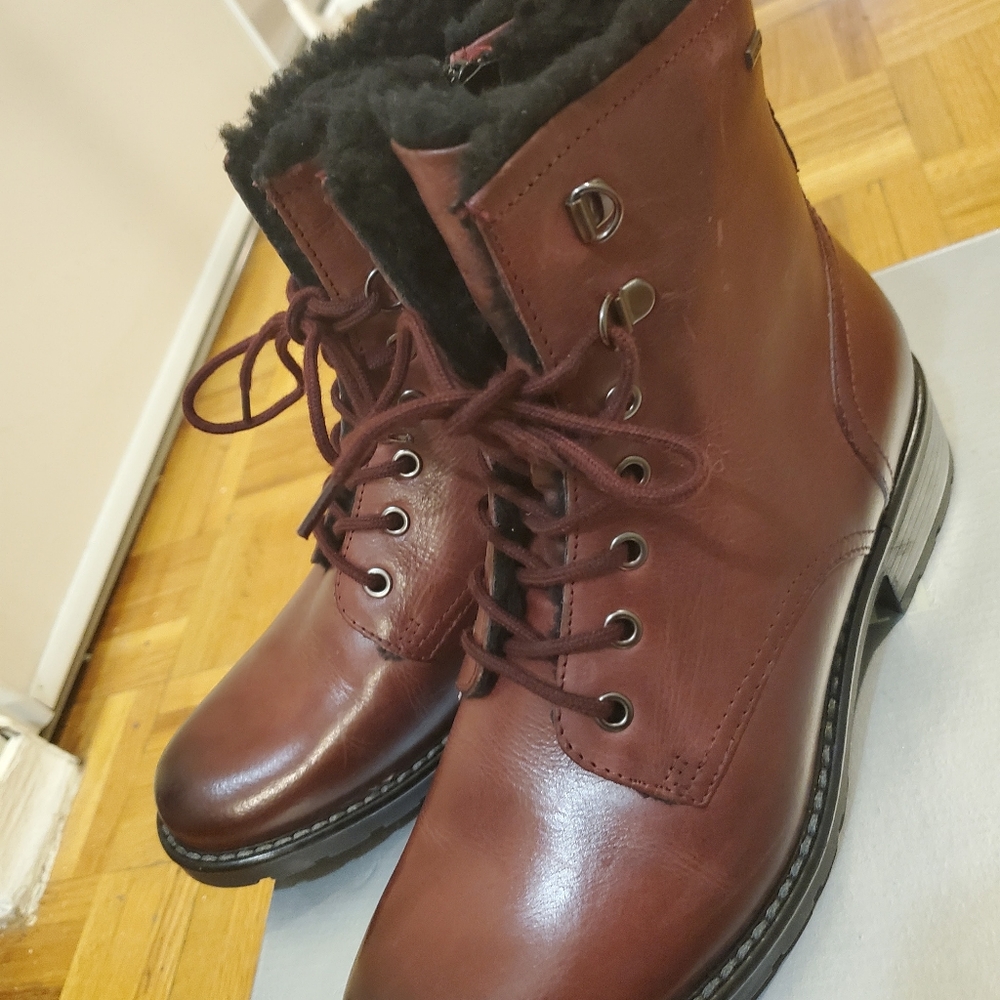 Boots - Picture 5 of 7